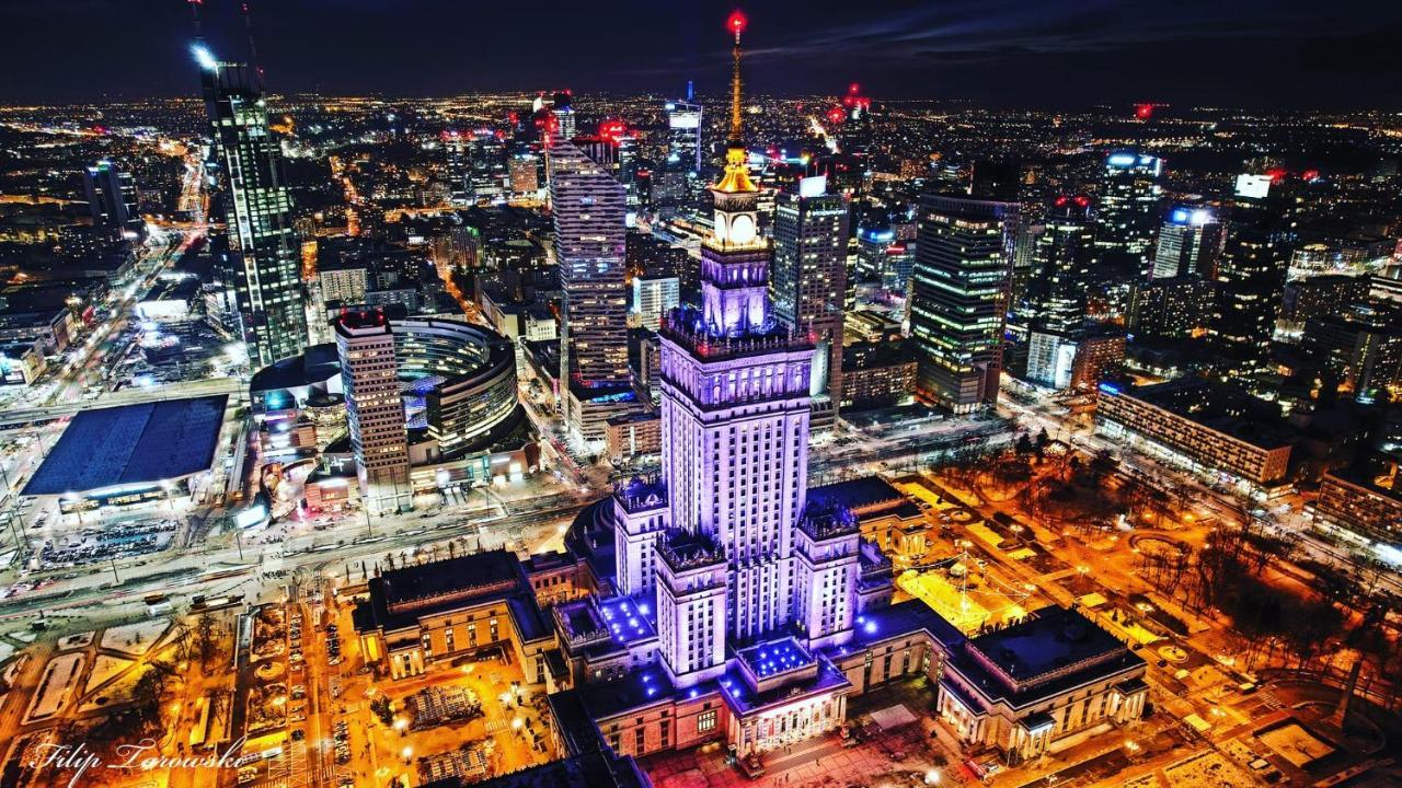 Super Forum 2 Metro Fast Wifi Netflix, Hbo, Appletv Warsaw